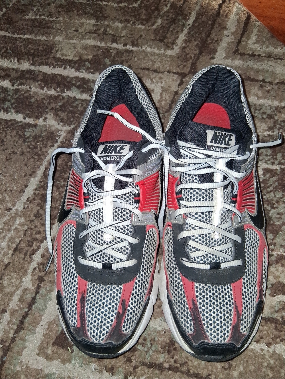 Nike Vomero 5 Men’s Athletic Shoes - Black, Red, White
